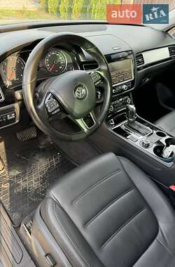 Внедорожник / Кроссовер Volkswagen Touareg 2010 в Киеве