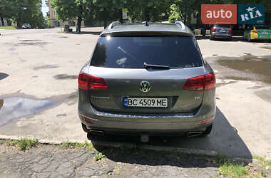 Позашляховик / Кросовер Volkswagen Touareg 2011 в Львові