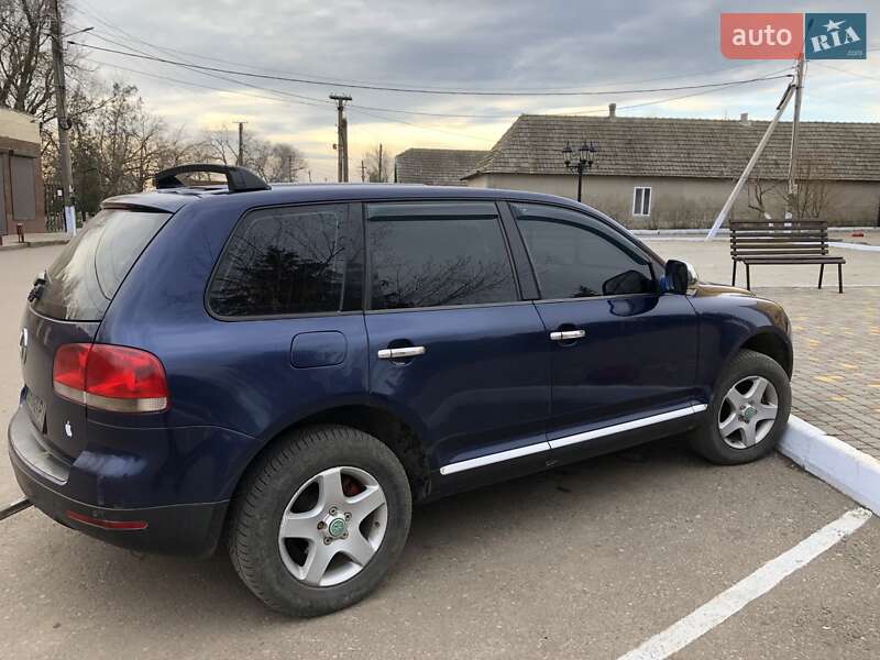 Внедорожник / Кроссовер Volkswagen Touareg 2004 в Болграде