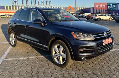 Позашляховик / Кросовер Volkswagen Touareg 2012 в Чернівцях