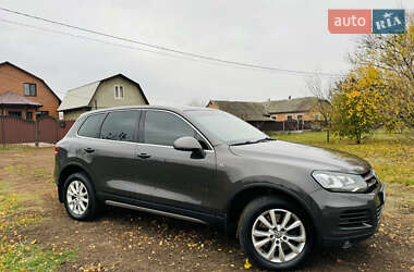 Внедорожник / Кроссовер Volkswagen Touareg 2011 в Лохвице