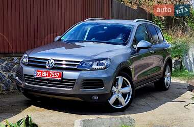 Позашляховик / Кросовер Volkswagen Touareg 2012 в Полтаві