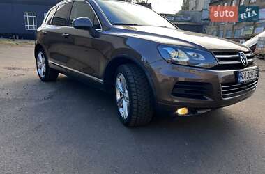 Позашляховик / Кросовер Volkswagen Touareg 2013 в Києві