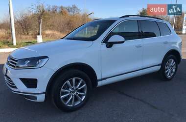 Внедорожник / Кроссовер Volkswagen Touareg 2015 в Радивилове