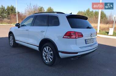 Внедорожник / Кроссовер Volkswagen Touareg 2015 в Радивилове