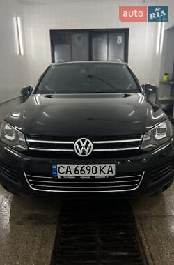 Внедорожник / Кроссовер Volkswagen Touareg 2012 в Черкассах