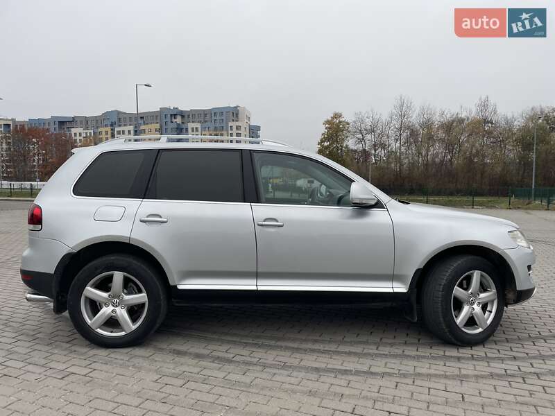 Позашляховик / Кросовер Volkswagen Touareg 2008 в Львові