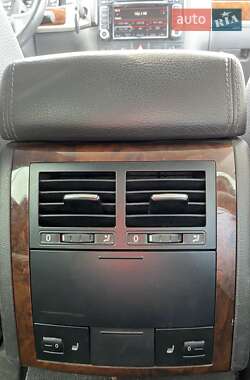 Внедорожник / Кроссовер Volkswagen Touareg 2008 в 
