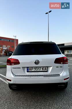 Позашляховик / Кросовер Volkswagen Touareg 2012 в Запоріжжі