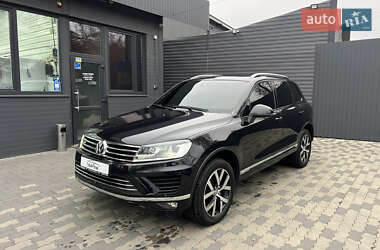 Внедорожник / Кроссовер Volkswagen Touareg 2015 в Черновцах