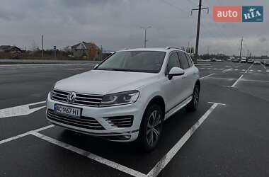 Позашляховик / Кросовер Volkswagen Touareg 2015 в Луцьку