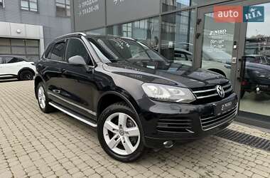 Внедорожник / Кроссовер Volkswagen Touareg 2013 в Киеве