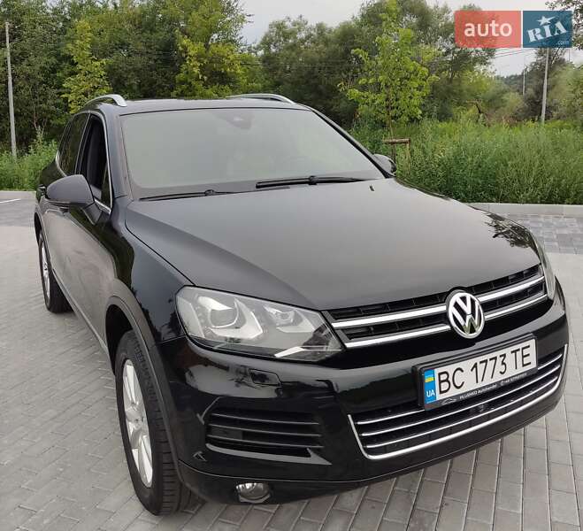 Позашляховик / Кросовер Volkswagen Touareg 2012 в Львові