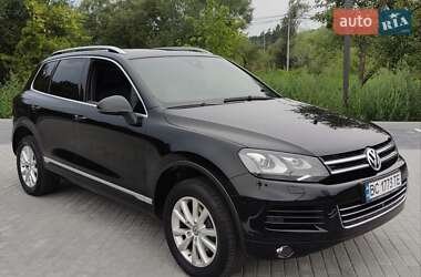 Внедорожник / Кроссовер Volkswagen Touareg 2012 в Львове