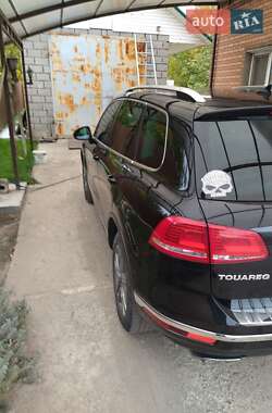 Внедорожник / Кроссовер Volkswagen Touareg 2015 в 