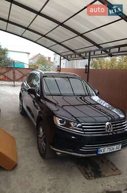Внедорожник / Кроссовер Volkswagen Touareg 2015 в 