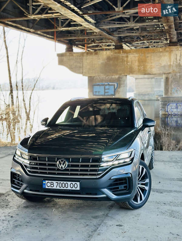 Внедорожник / Кроссовер Volkswagen Touareg 2019 в Киеве
