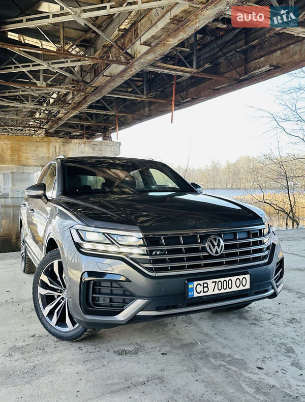 Внедорожник / Кроссовер Volkswagen Touareg 2019 в Киеве