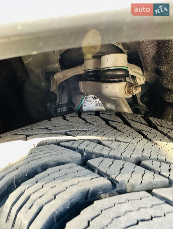 Внедорожник / Кроссовер Volkswagen Touareg 2019 в Киеве