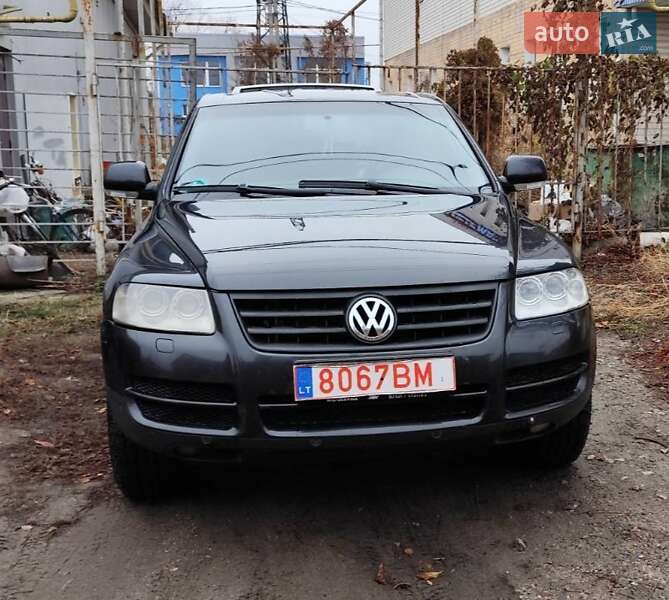 Внедорожник / Кроссовер Volkswagen Touareg 2004 в Сумах