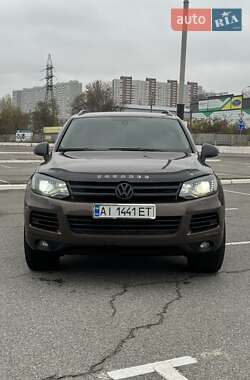 Позашляховик / Кросовер Volkswagen Touareg 2011 в Києві