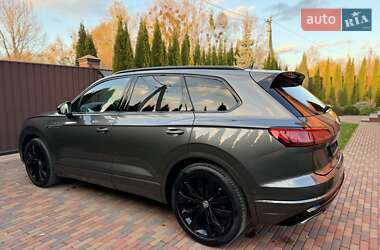 Внедорожник / Кроссовер Volkswagen Touareg 2019 в Киеве