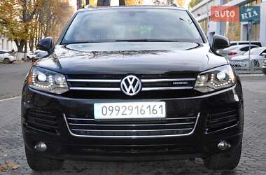 Позашляховик / Кросовер Volkswagen Touareg 2011 в Одесі