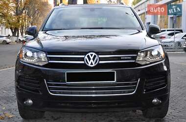 Внедорожник / Кроссовер Volkswagen Touareg 2011 в 