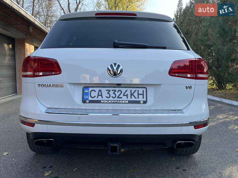 Внедорожник / Кроссовер Volkswagen Touareg 2015 в Черкассах