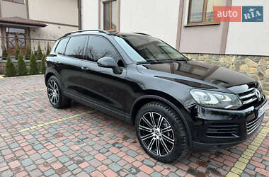 Внедорожник / Кроссовер Volkswagen Touareg 2011 в Вараше