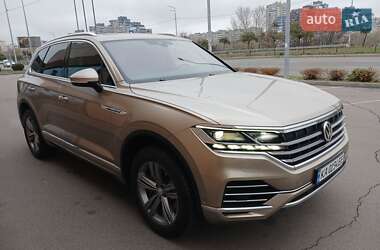 Внедорожник / Кроссовер Volkswagen Touareg 2018 в Киеве