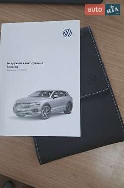 Внедорожник / Кроссовер Volkswagen Touareg 2020 в Киеве