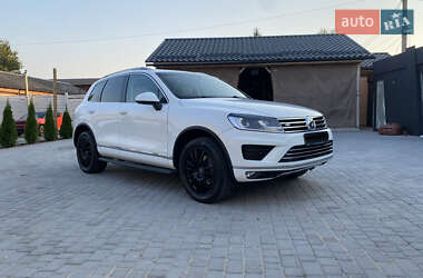 Позашляховик / Кросовер Volkswagen Touareg 2014 в 