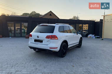 Позашляховик / Кросовер Volkswagen Touareg 2014 в 