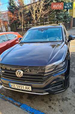 Позашляховик / Кросовер Volkswagen Touareg 2020 в Дніпрі