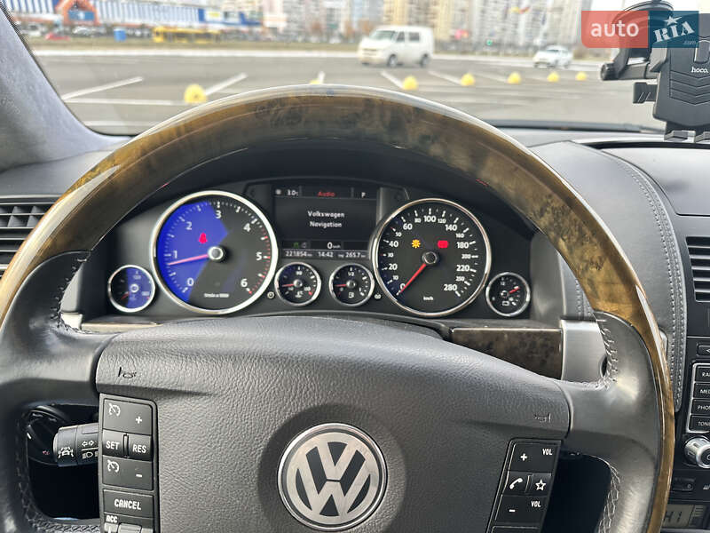 Внедорожник / Кроссовер Volkswagen Touareg 2009 в Киеве