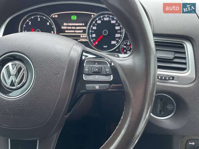 Внедорожник / Кроссовер Volkswagen Touareg 2017 в Полтаве