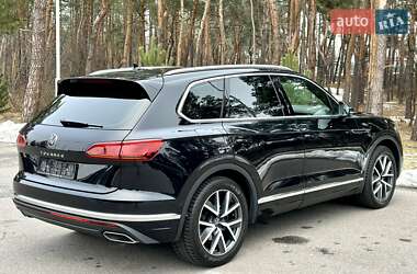 Внедорожник / Кроссовер Volkswagen Touareg 2021 в Киеве