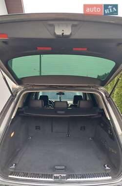 Внедорожник / Кроссовер Volkswagen Touareg 2012 в 