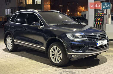 Позашляховик / Кросовер Volkswagen Touareg 2016 в Одесі