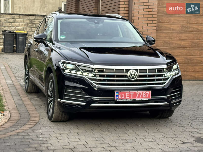 Внедорожник / Кроссовер Volkswagen Touareg 2019 в Дубно