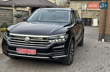 Внедорожник / Кроссовер Volkswagen Touareg 2019 в Дубно