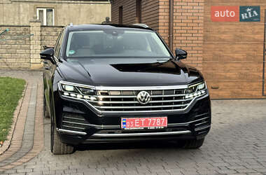 Внедорожник / Кроссовер Volkswagen Touareg 2019 в Дубно