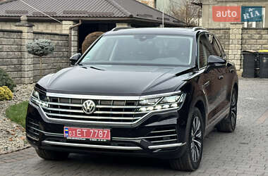 Внедорожник / Кроссовер Volkswagen Touareg 2019 в Дубно