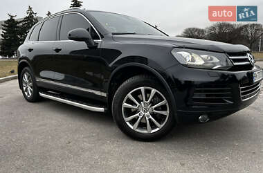 Позашляховик / Кросовер Volkswagen Touareg 2013 в Сумах