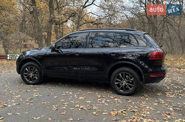 Внедорожник / Кроссовер Volkswagen Touareg 2012 в Днепре