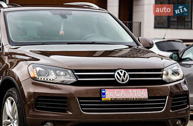 Позашляховик / Кросовер Volkswagen Touareg 2012 в Львові