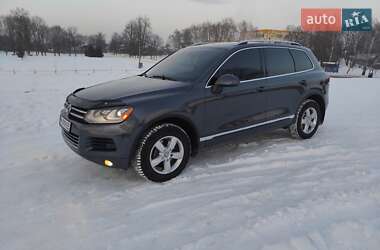 Внедорожник / Кроссовер Volkswagen Touareg 2013 в Конотопе