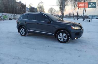 Внедорожник / Кроссовер Volkswagen Touareg 2013 в Конотопе