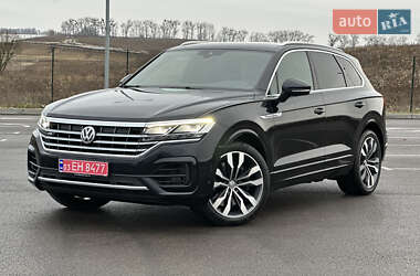 Позашляховик / Кросовер Volkswagen Touareg 2020 в Рівному